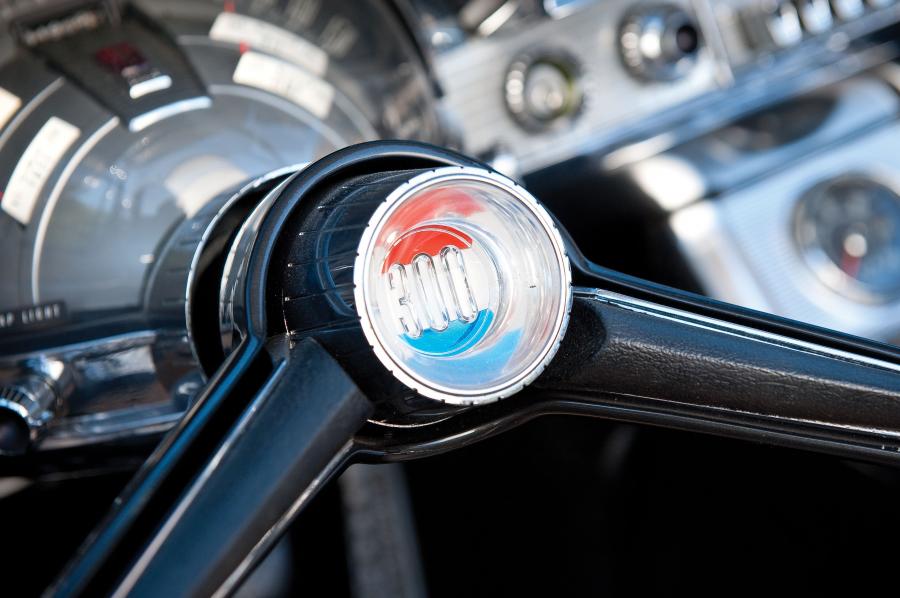 Детали интерьера Chrysler 300G Convertible (RC4/P 845) 1961 года  (фото 36 из 85)